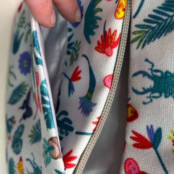 Tomtoc Protective Case for Electronics (small)10 in by 8 in Plants Butterflies - Picture 3 of 8